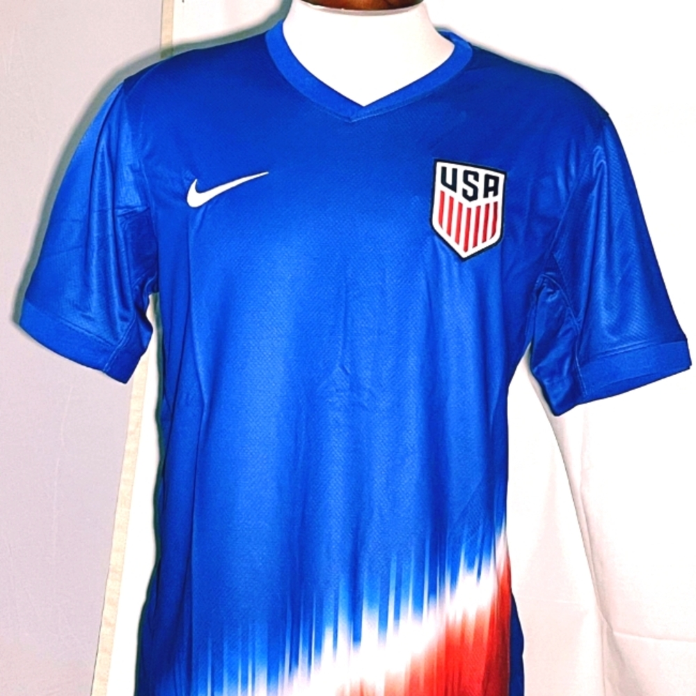 Soccer jersey nike blue different sizes S,M,L,XL.